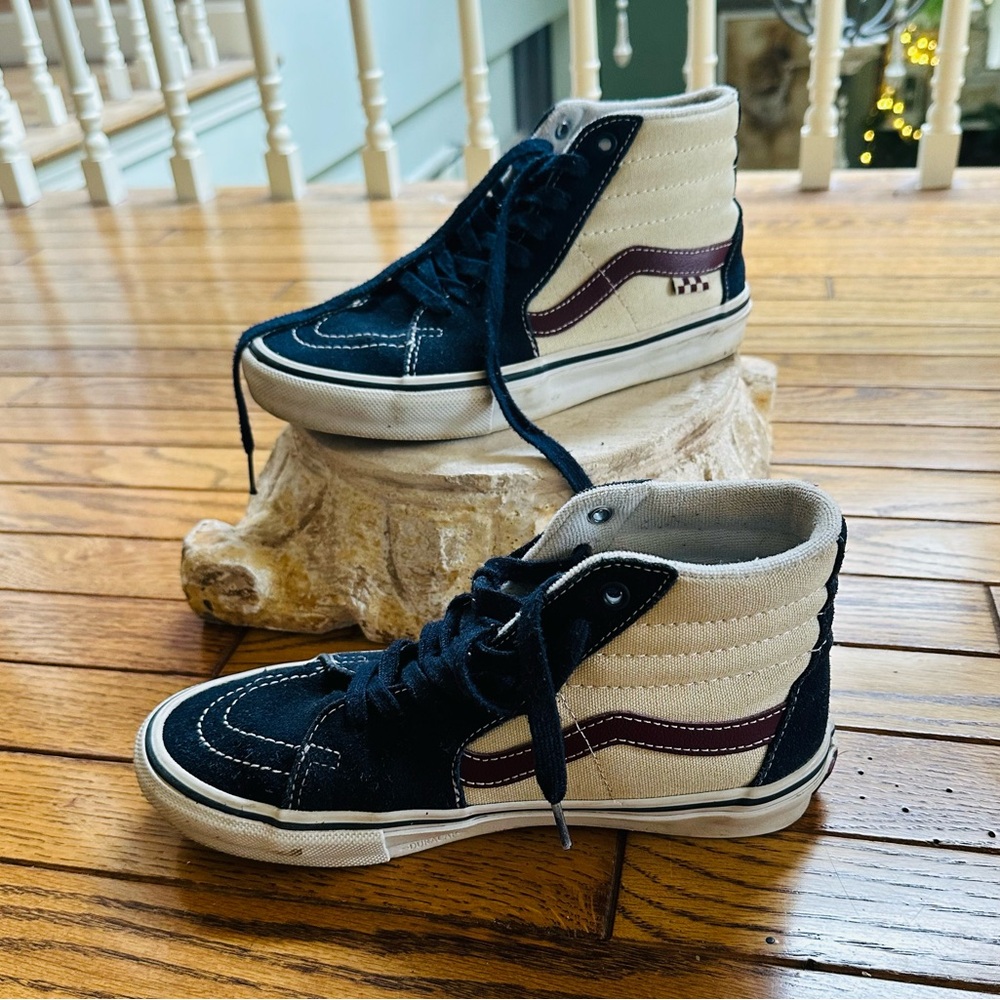 Vans Kids High-Top Sneakers! Size 5.5